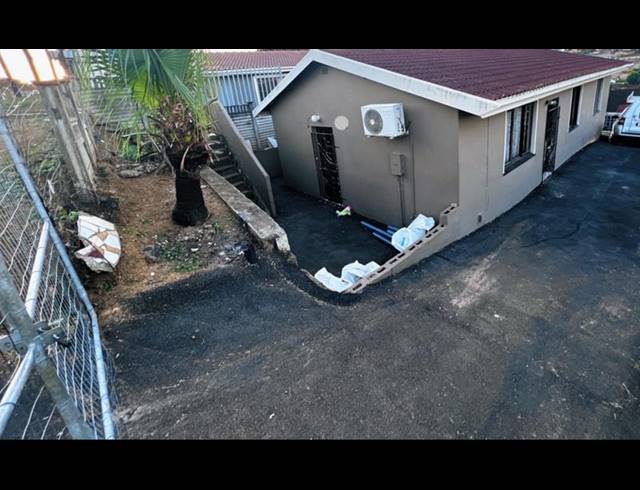 3 BEDROOM HOUSE FOR SALE IN NEWLANDS WEST